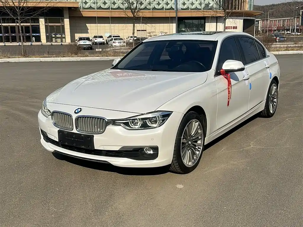 BMW 3 Series 2019 — фото 14