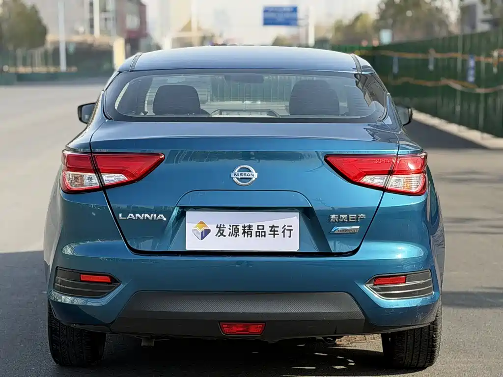 Nissan Bluebird 2016 — фото 15