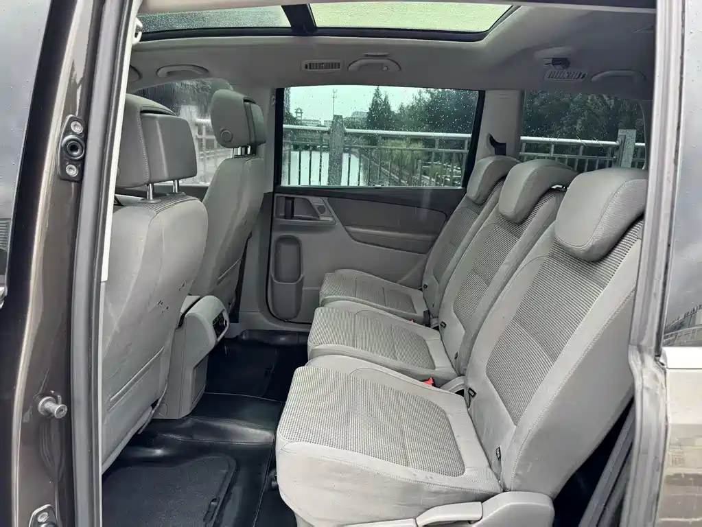 Volkswagen Sharan 2015 — фото 14