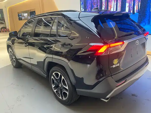 Toyota RAV4 2021