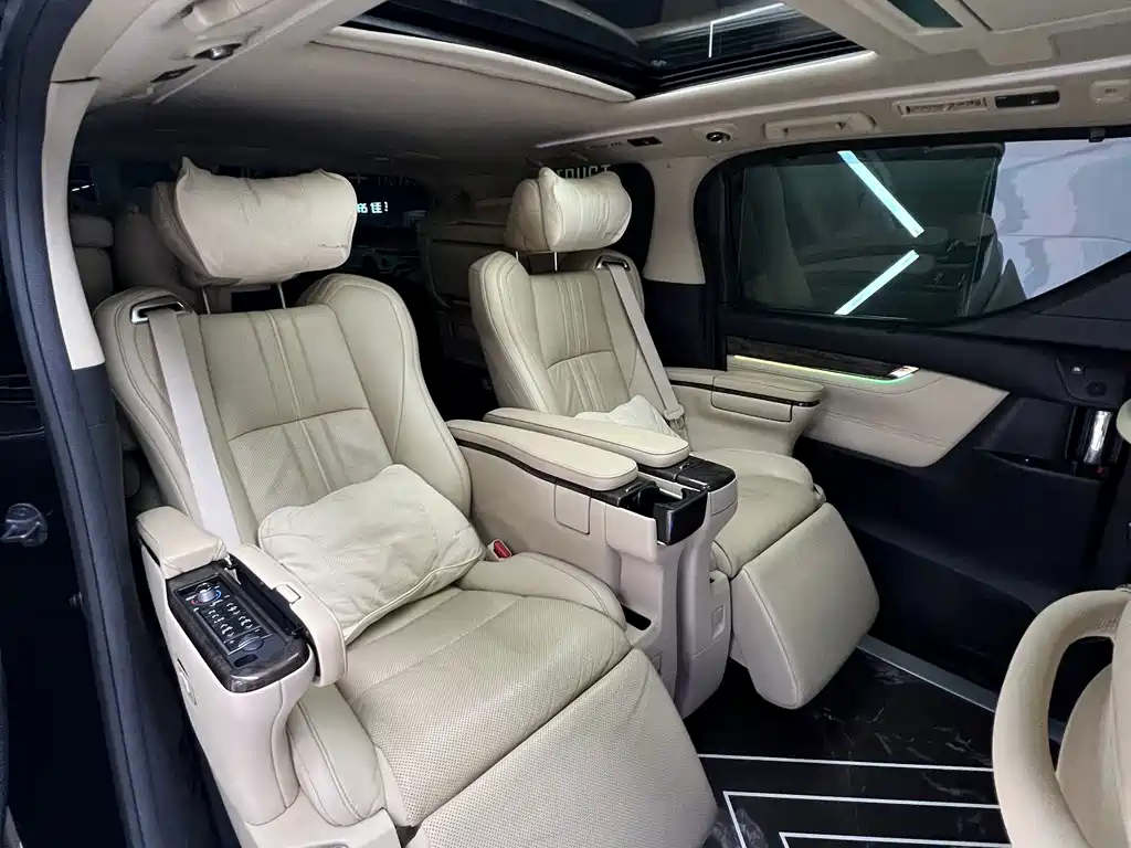 Toyota Vellfire 2020 — фото 27
