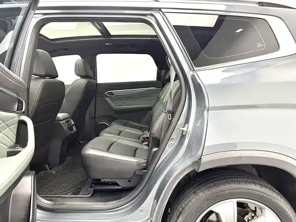 Geely Haoyue L 2024