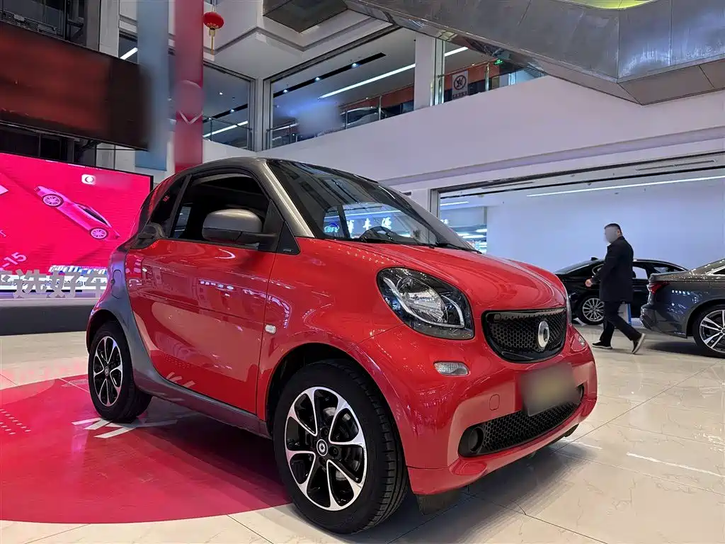 smart Fortwo 2017 — фото 17