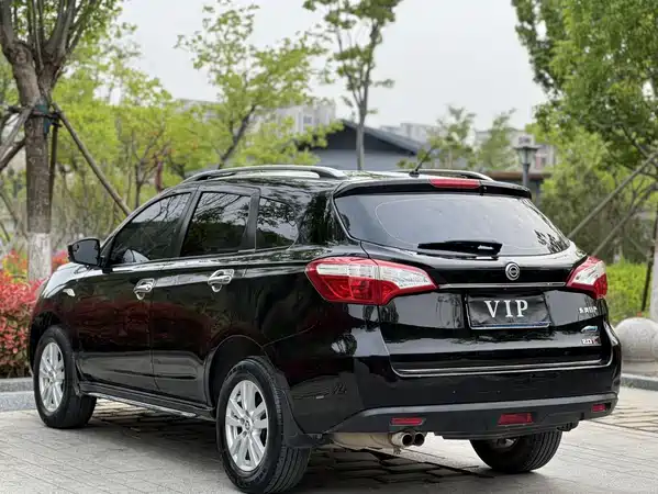 Venucia T70 2015