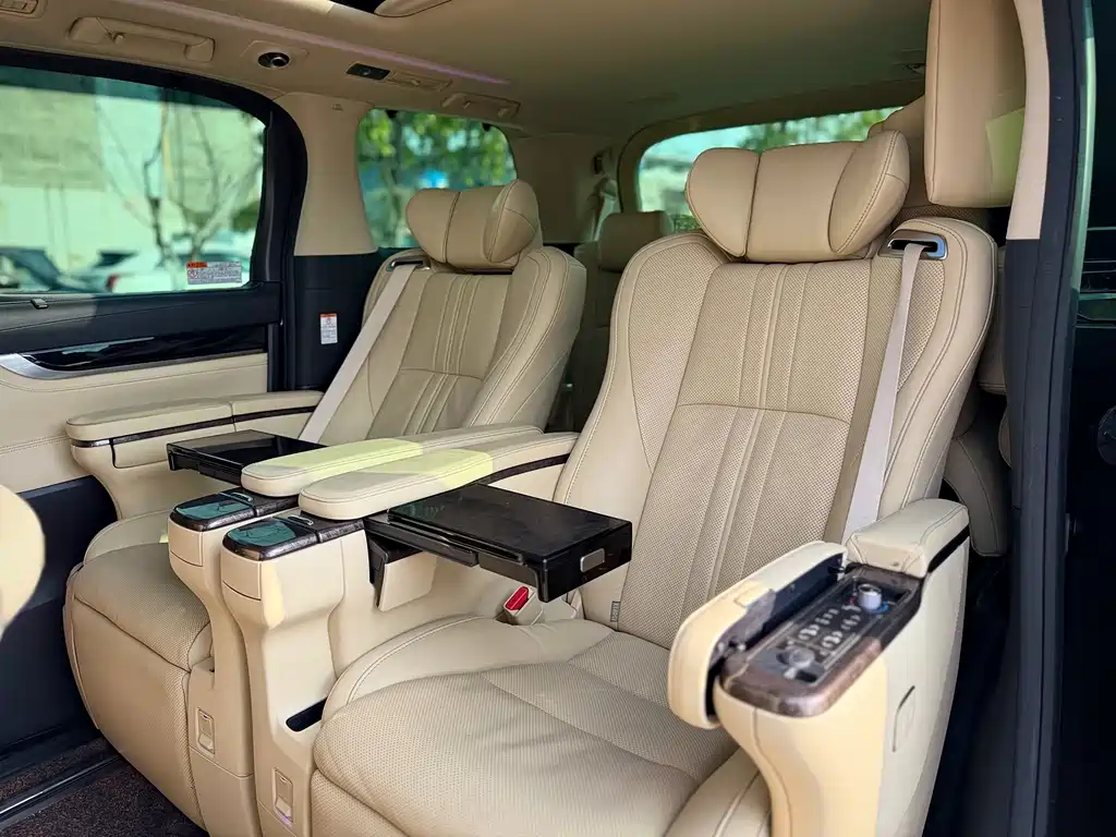 Toyota Vellfire 2020 — фото 15