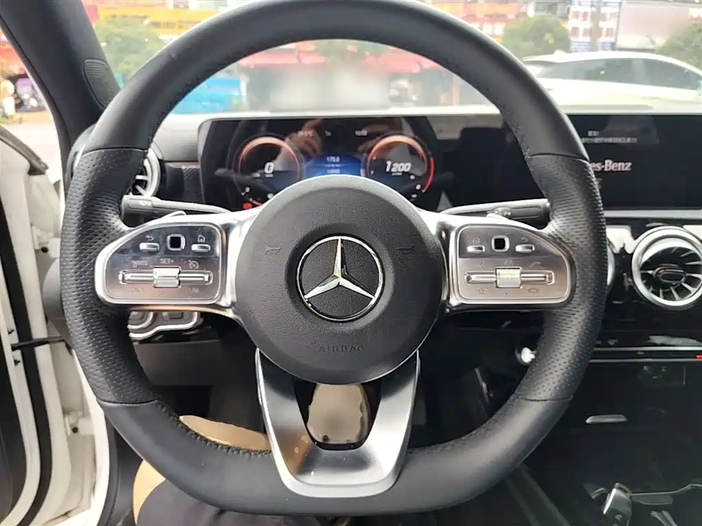 Mercedes-Benz A-Class 2022 — фото 11