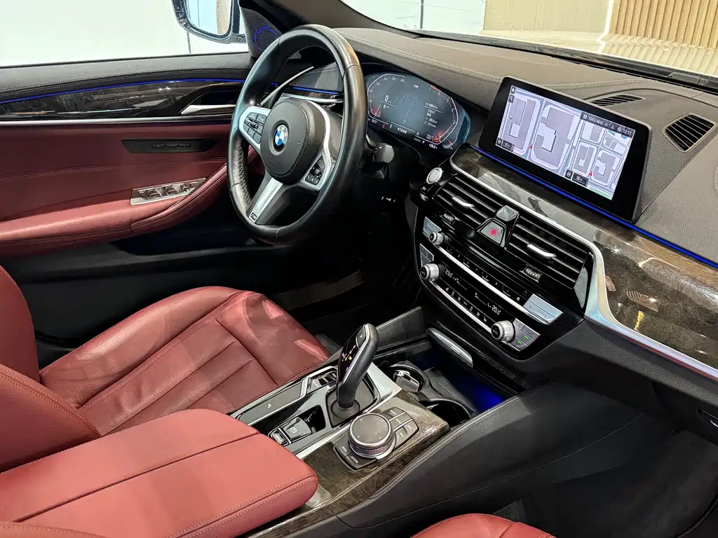 BMW 5 Series 2020 — фото 10
