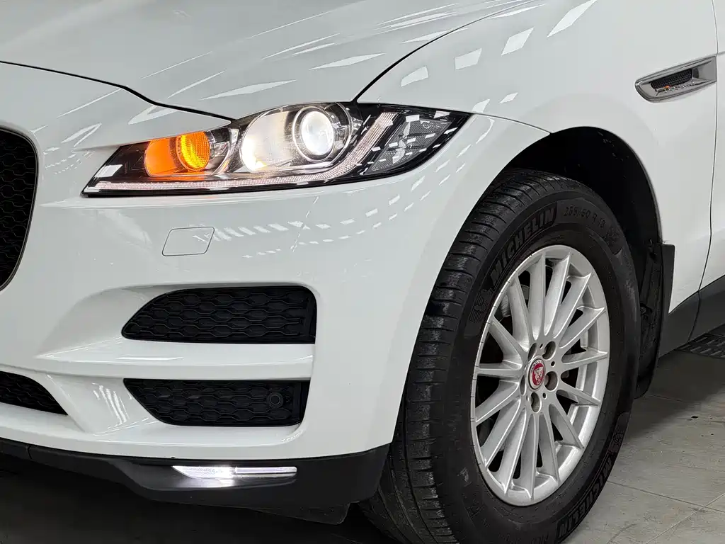 Jaguar F-PACE 2017