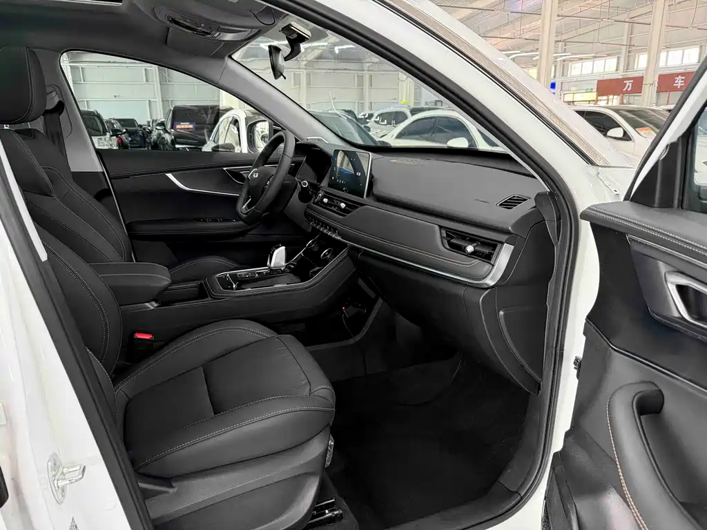 Chery Tiggo 8 2022 — фото 18