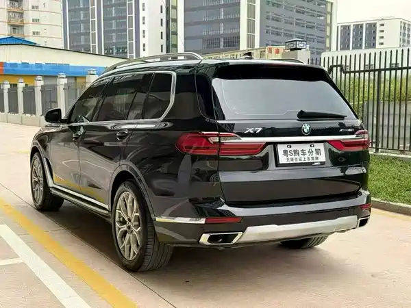 BMW X7 2022