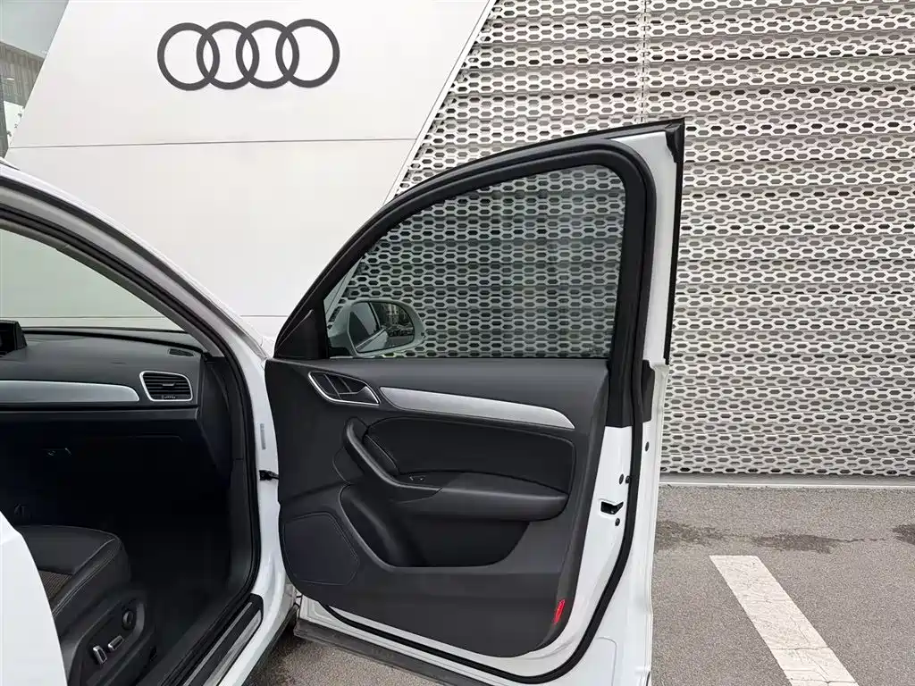 Audi Q3 2017 — фото 10