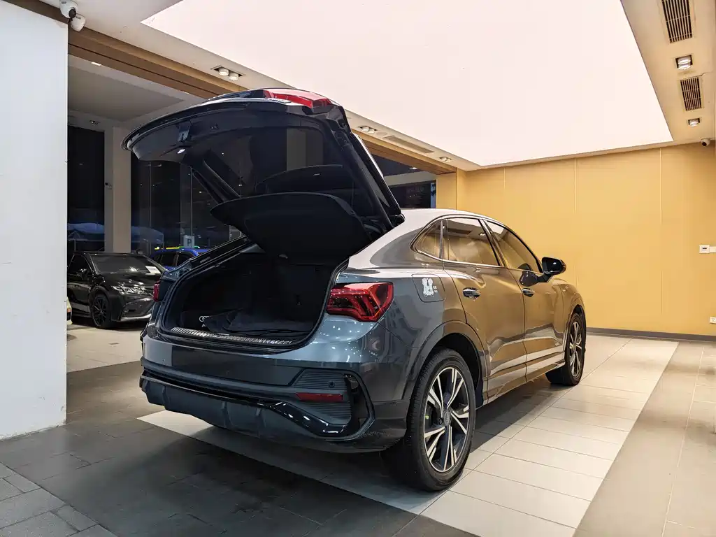 Audi Q3 Sportback 2021 — фото 31
