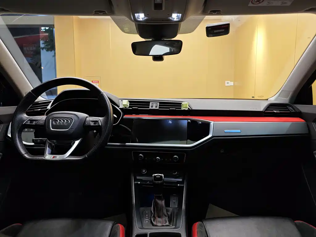 Audi Q3 Sportback 2021 — фото 20