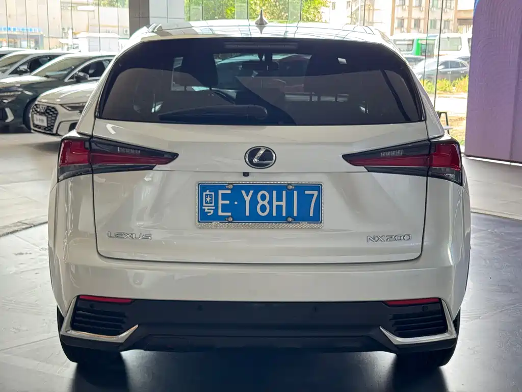 Lexus NX 2021