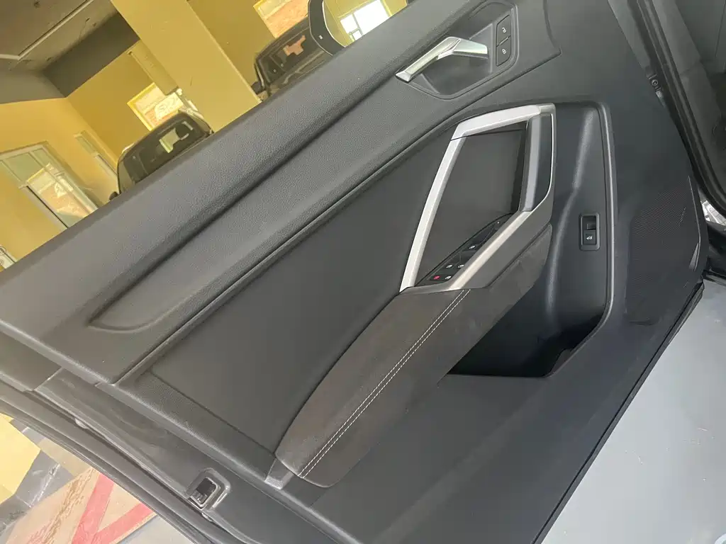 Audi Q3 2023 — фото 13