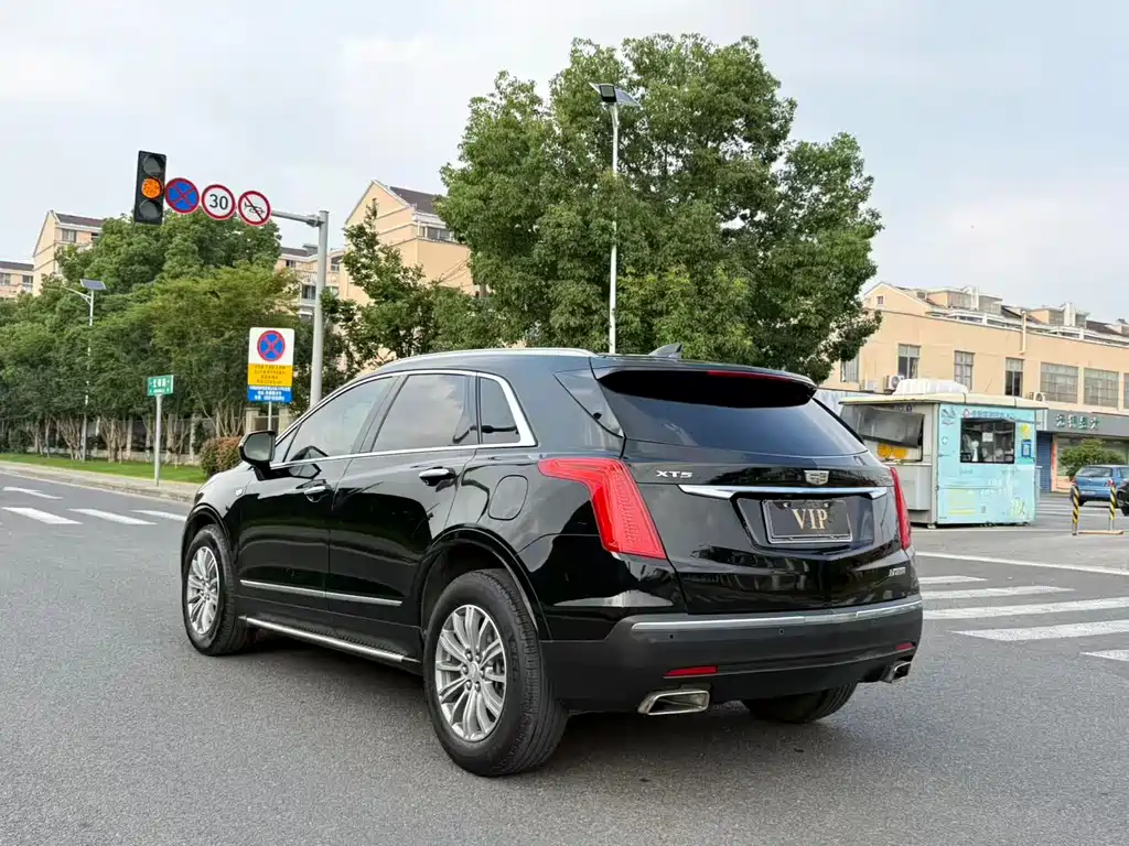 Cadillac XT5 2017 — фото 6