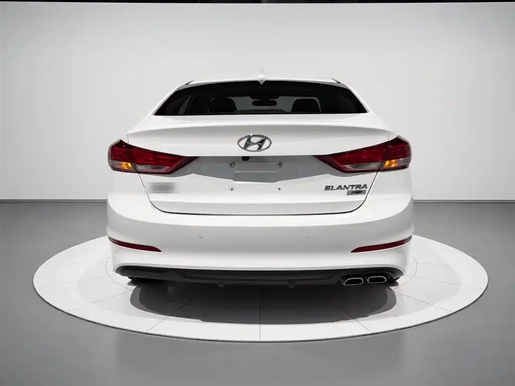 Hyundai Elantra 2020 — фото 6