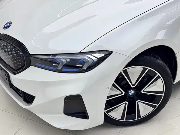 BMW i3 2025