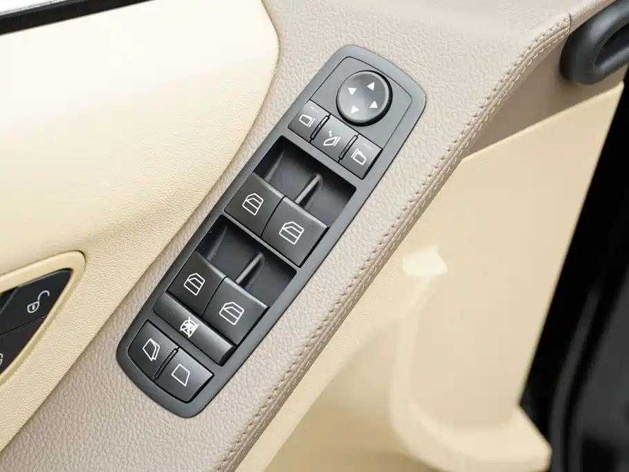 Mercedes-Benz R-Class 2008 — фото 11