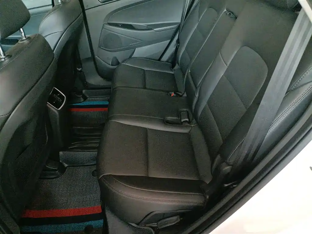 Hyundai Tucson 2018 — фото 17