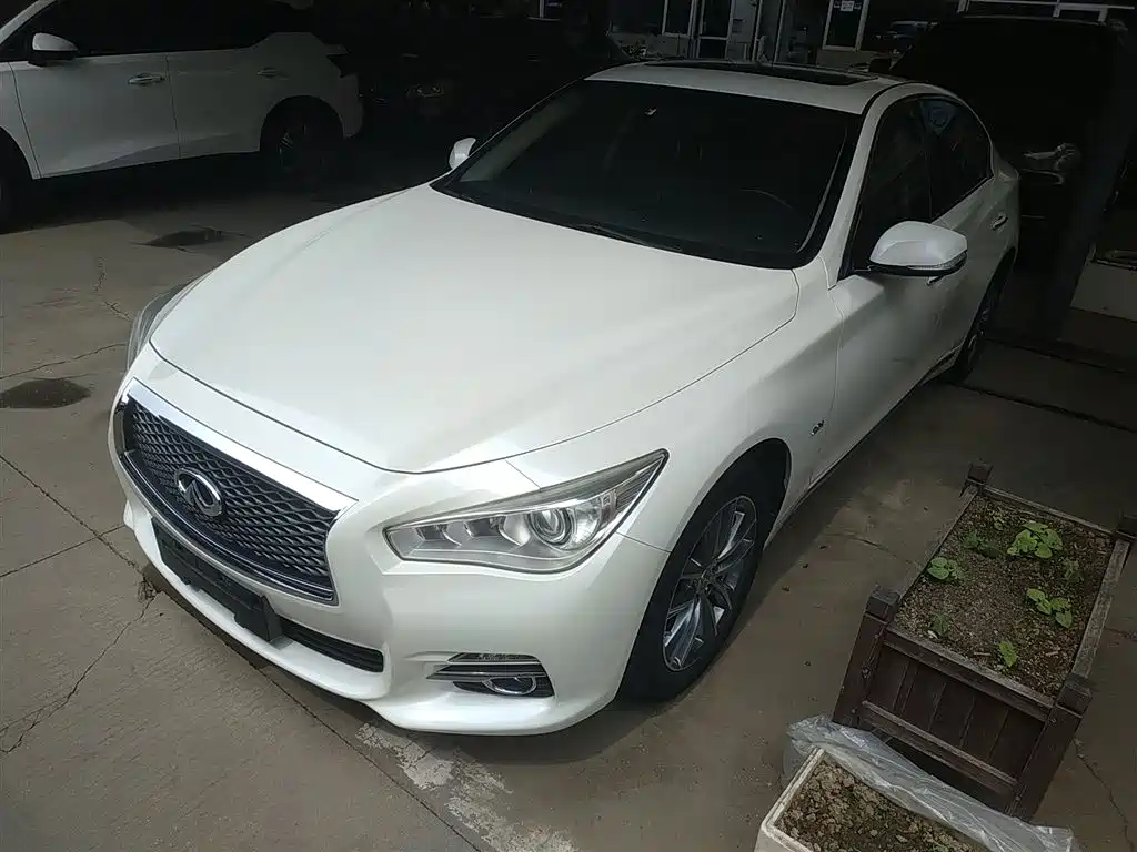 Infiniti Q50L 2016 — фото 1