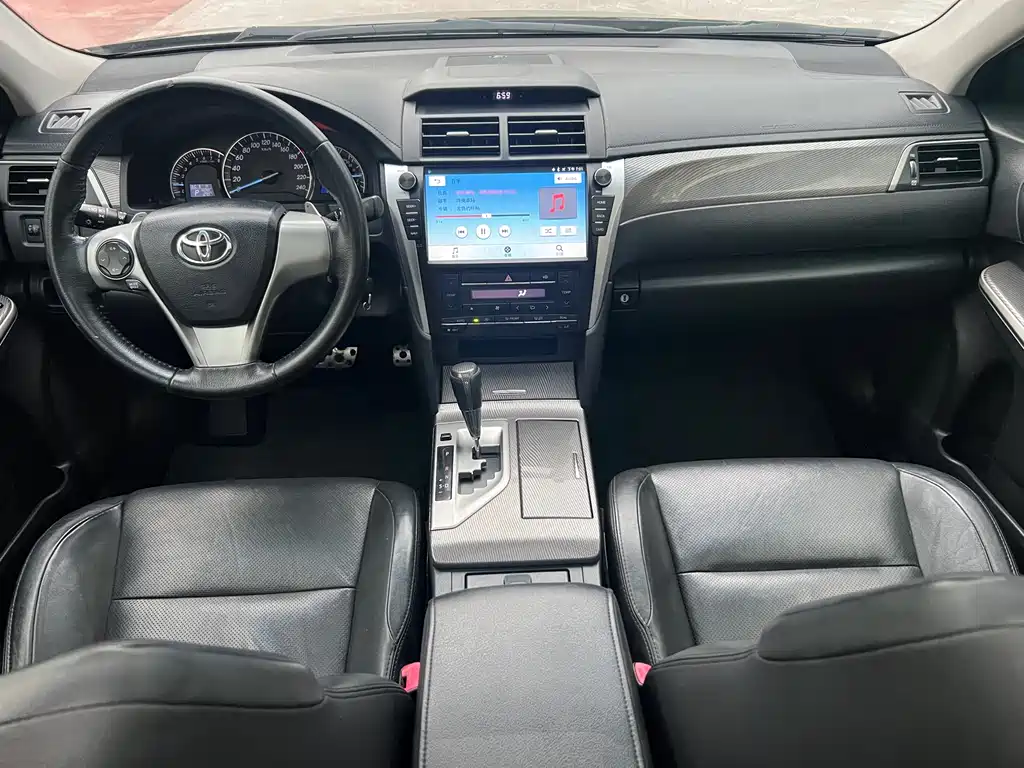 Toyota Camry 2015 — фото 10