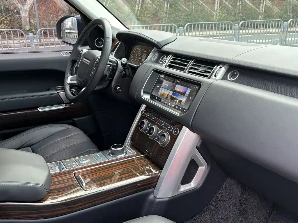 Land Rover Range Rover 2018 — фото 10