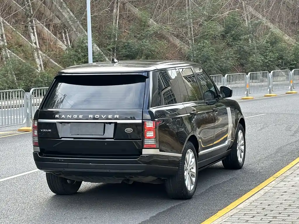 Land Rover Range Rover 2018 — фото 26
