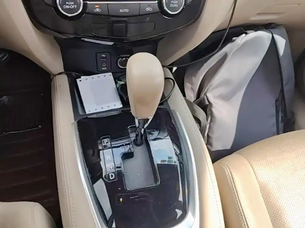 Nissan X-Trail 2015 — фото 14