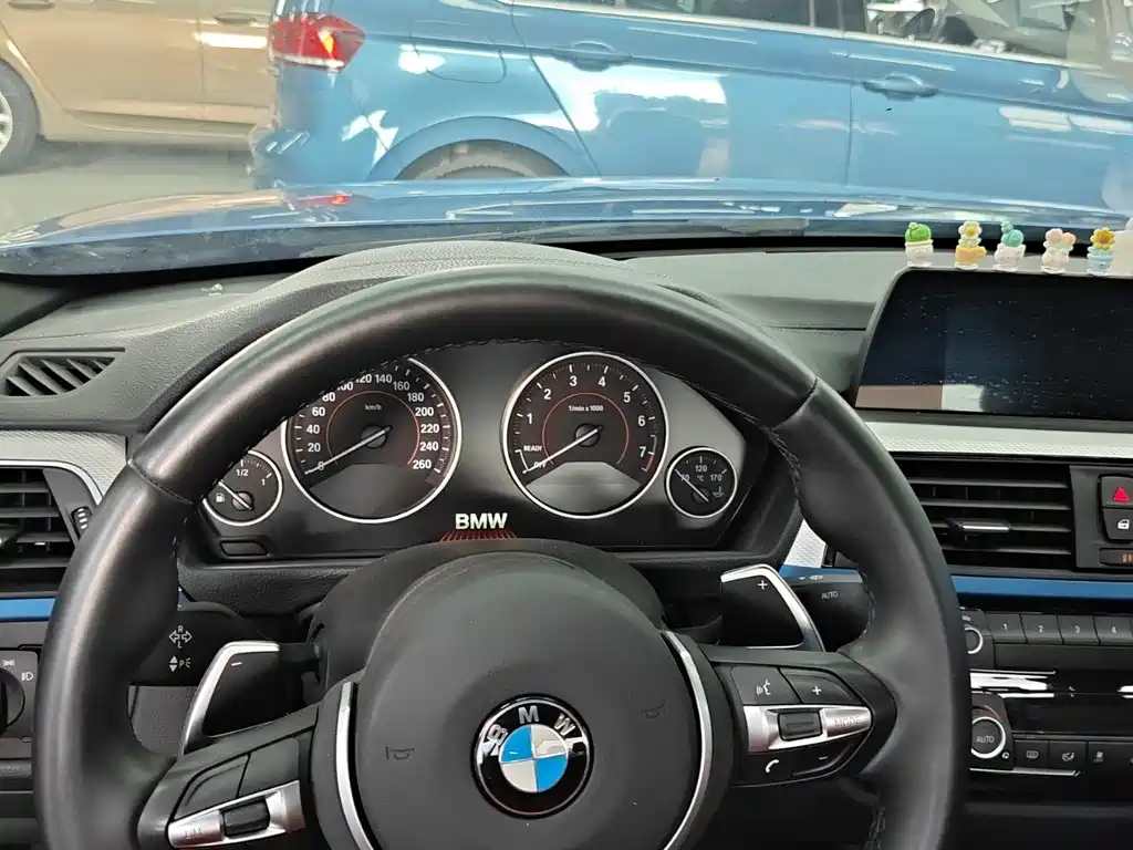 BMW 3 Series 2019 — фото 12
