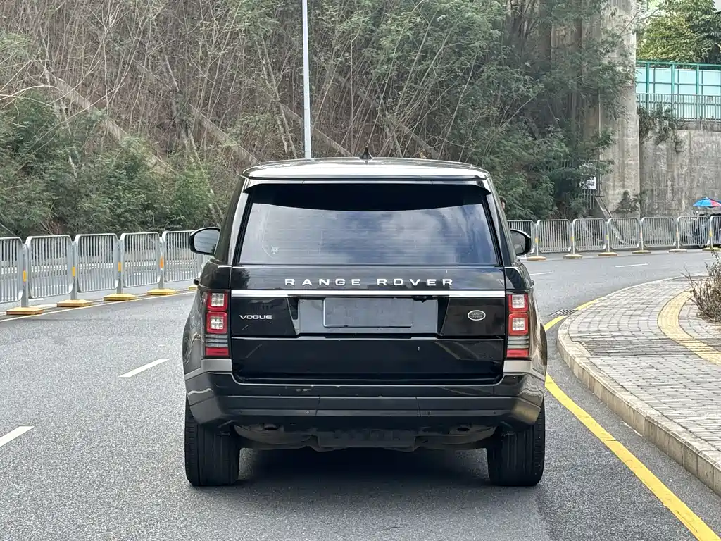 Land Rover Range Rover 2018 — фото 23