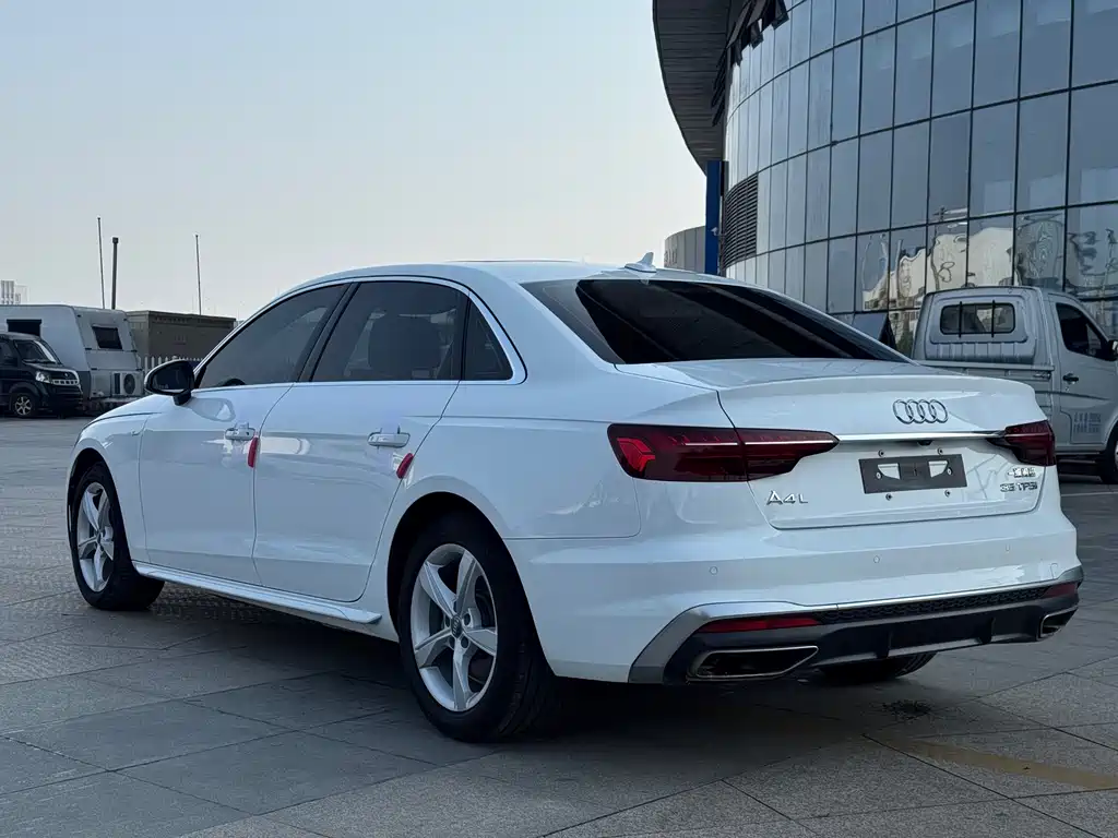 Audi A4L 2020 — фото 28