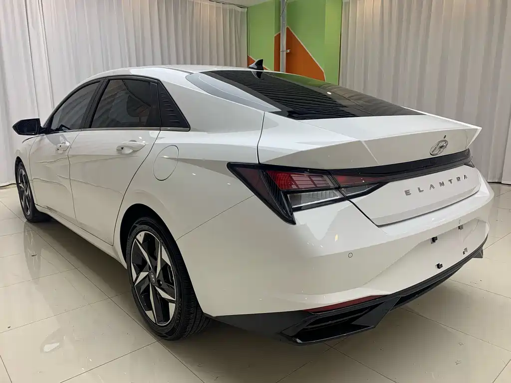 Hyundai Elantra 2023