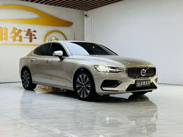 Volvo S60 2023
