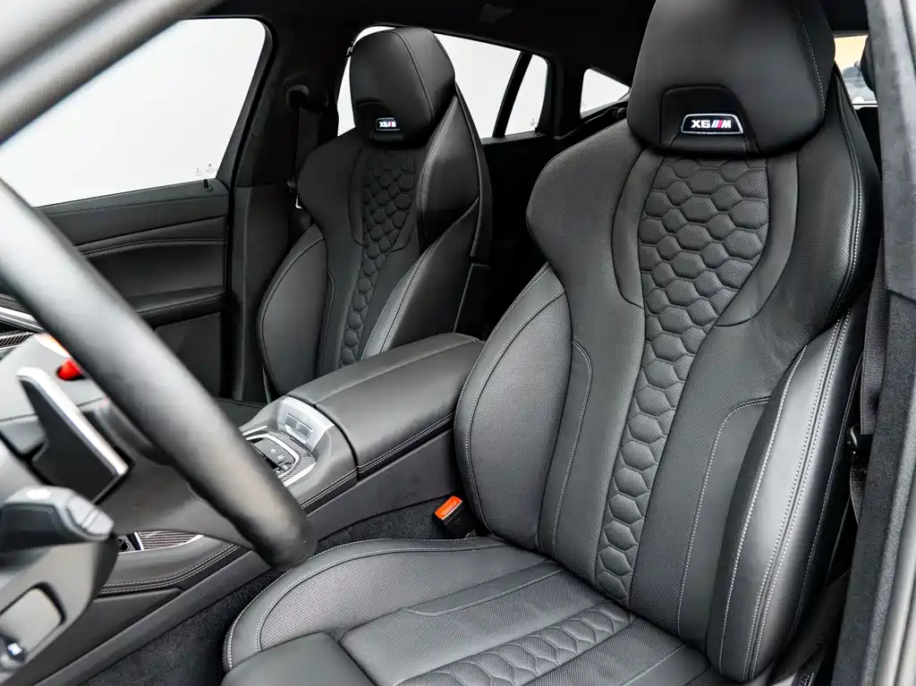 BMW X6 M 2022 — фото 15