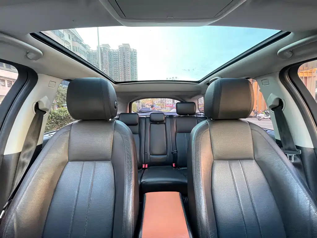Land Rover Discovery Sport 2016 — фото 18