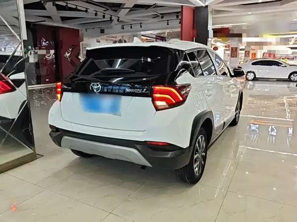 Toyota Yaris L 2022