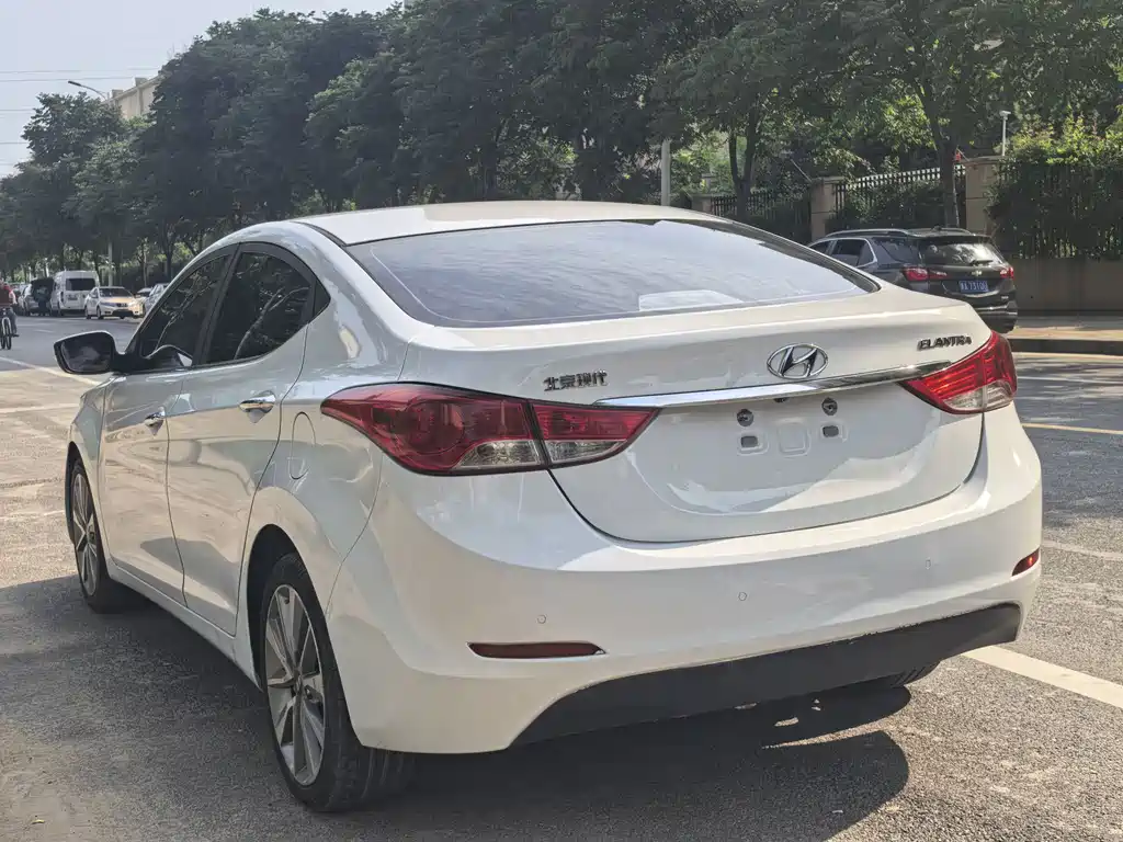 Hyundai Elantra Langdong 2016 — фото 7