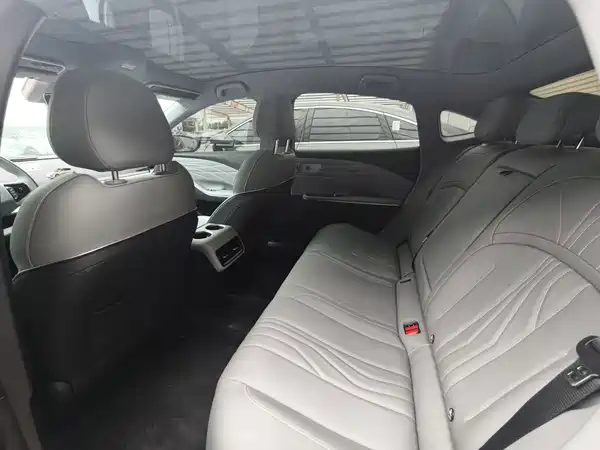 Geely Galaxy E8 2024