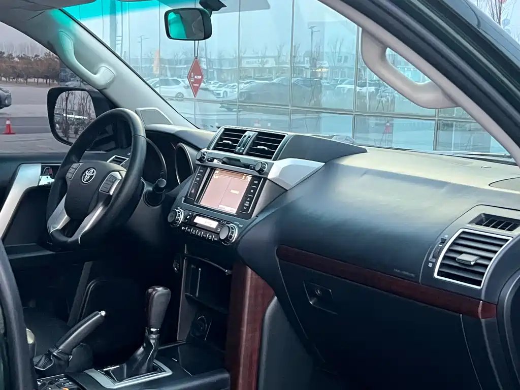 Toyota Prado 2016 — фото 10