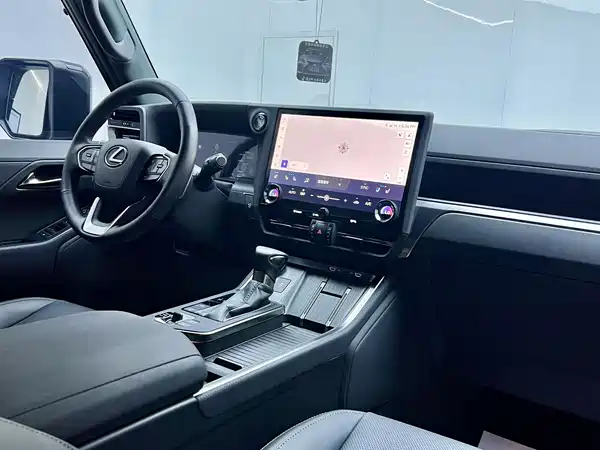 Lexus GX 2025