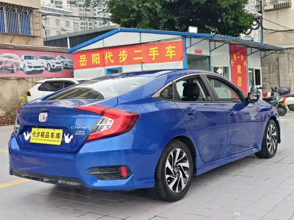 Honda Civic 2019 — фото 18