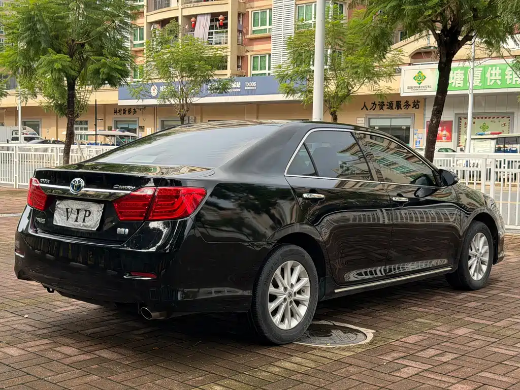 Toyota Camry 2014 — фото 7