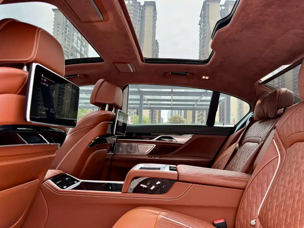 BMW 7 Series 2020 — фото 11