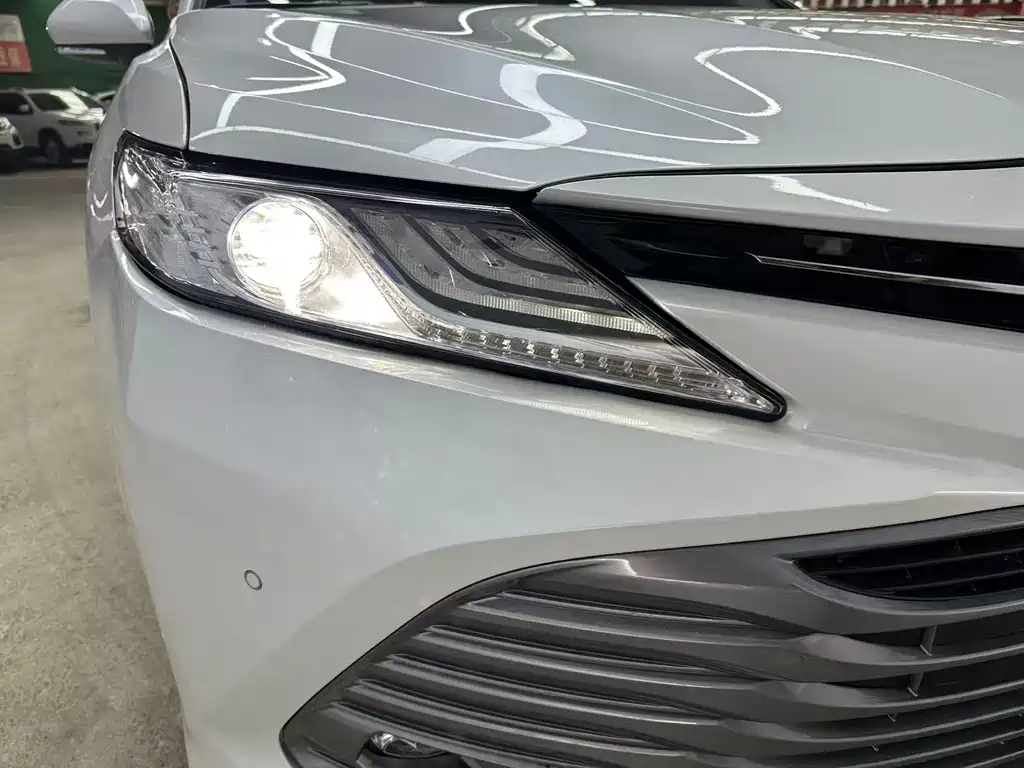 Toyota Camry 2020 — фото 18