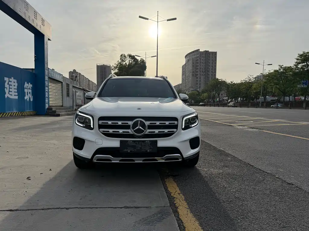 Mercedes-Benz GLB 2023 — фото 2