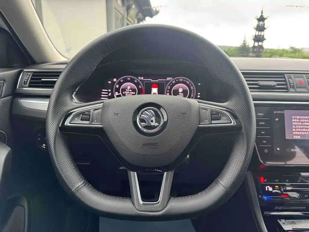 Skoda Superb 2022 — фото 15