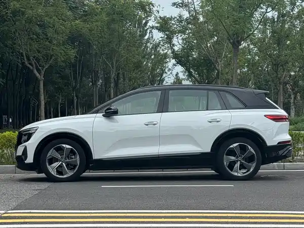 Audi Q5 E-Tron 2024