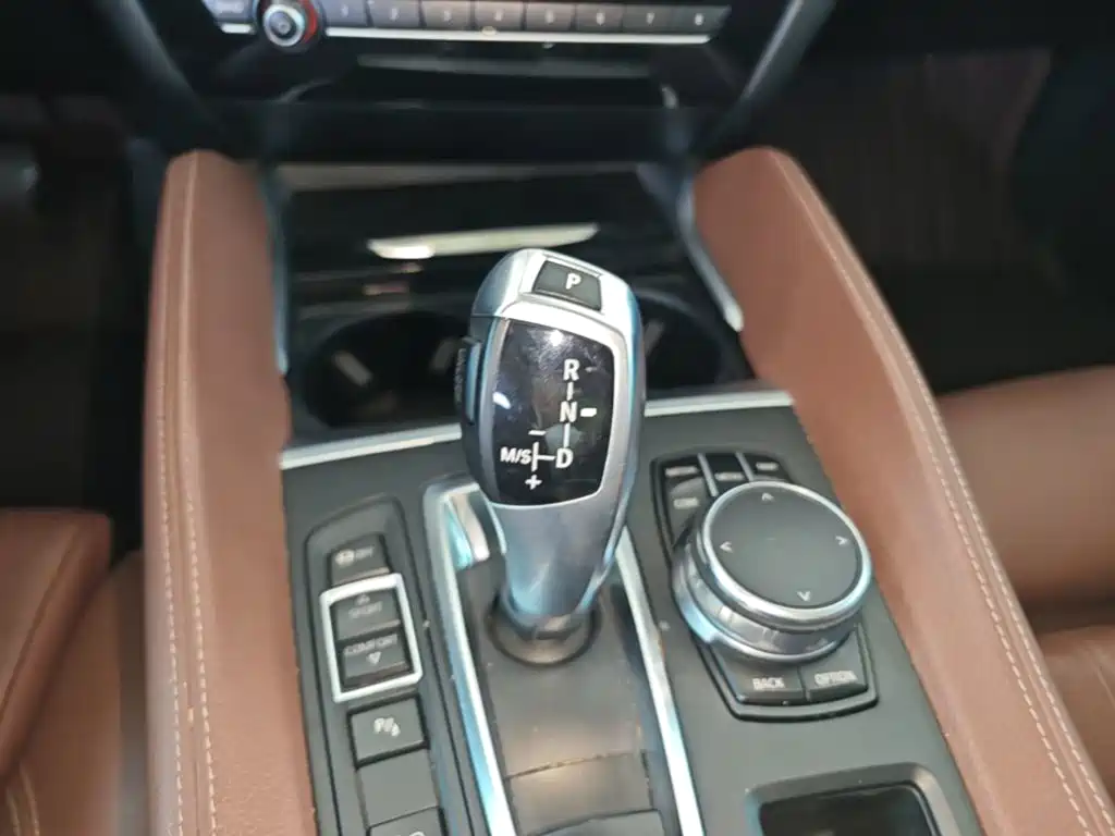 BMW X6 2018 — фото 14