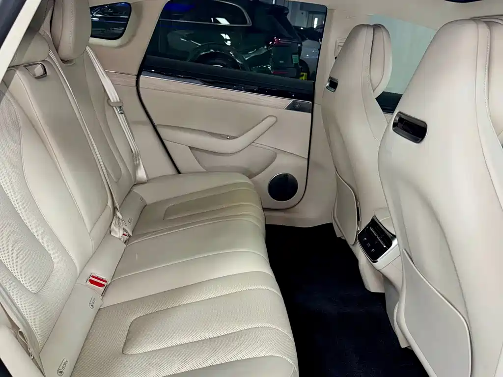 Luxeed Zhijie S7 2024